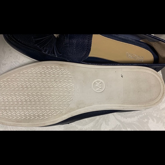 COPY - Michael Kors Navy Leather Loafers. Size 8-… - Picture 3 of 3